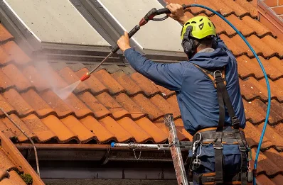 Démoussage et hydrofuge de toiture à Èze
